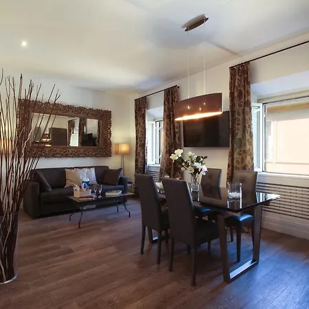 Apartamento St Peter Luxury Home 3 Bedroom Apartment 8 Person Roma