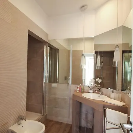 Apartamento St Peter Luxury Home 3 Bedroom Apartment 8 Person Roma