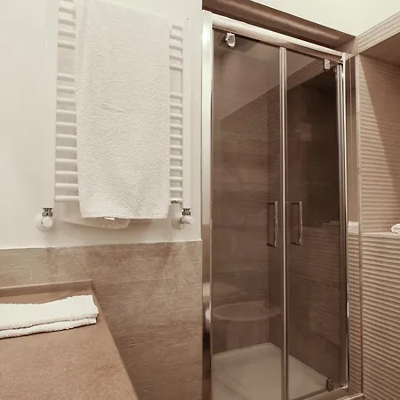 Apartamento St Peter Luxury Home 3 Bedroom Apartment 8 Person