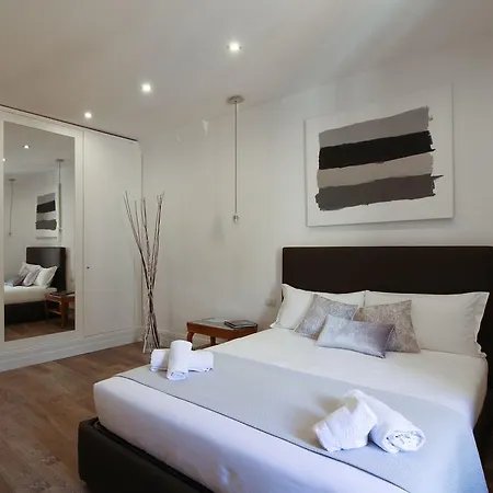 Apartamento St Peter Luxury Home 3 Bedroom Apartment 8 Person Roma